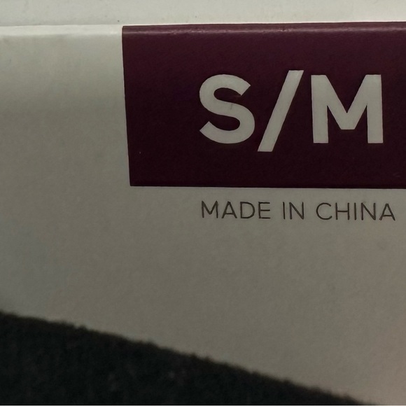 NWT Warner’s blissful benefits black seamless leggings size S/M - Picture 2 of 4